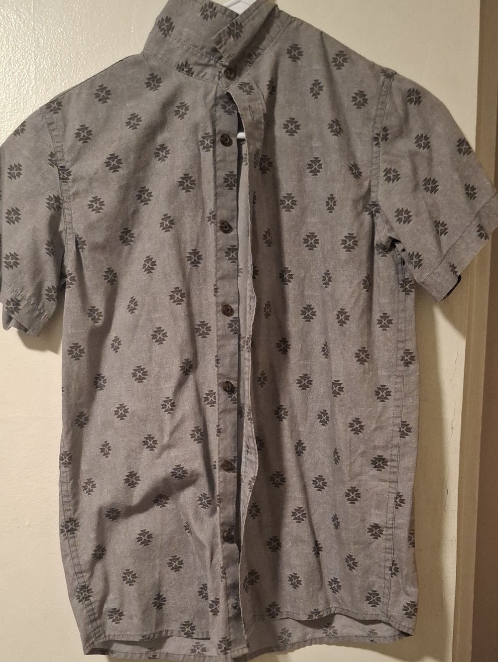 Boys' Short Sleeve Grey Printed Button-Down Shirt